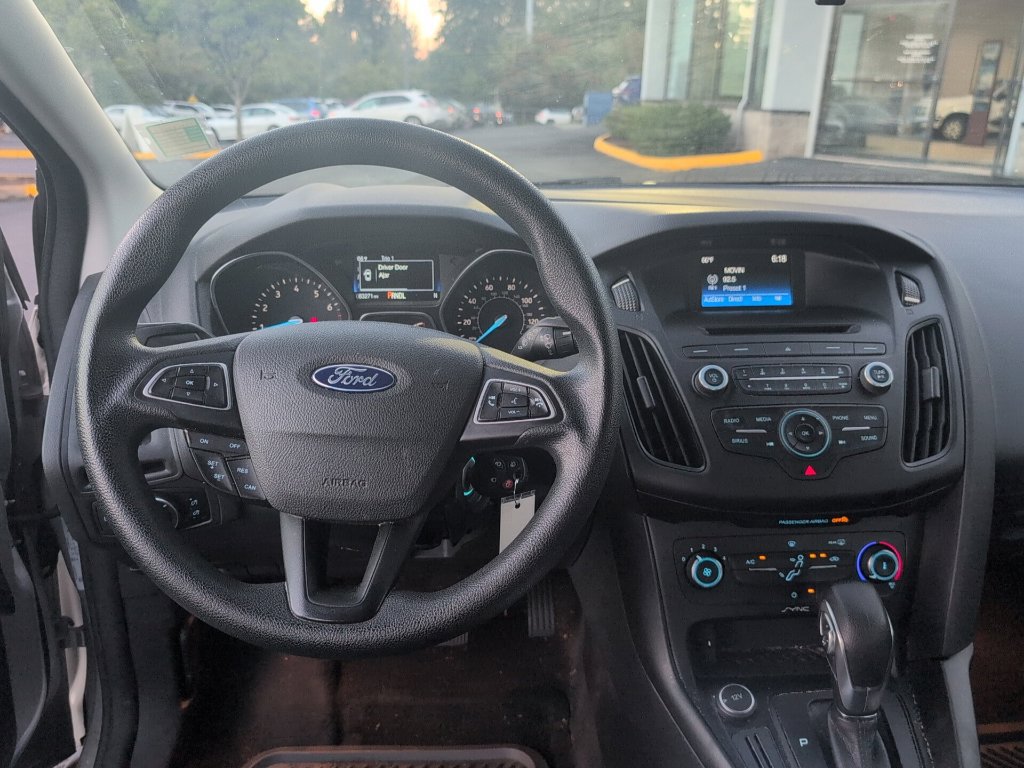 Used 2017 Ford Focus SE FWD image 10