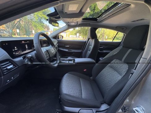 New 2026 Nissan Sentra SV w/ SV Convenience Package FWD image 24