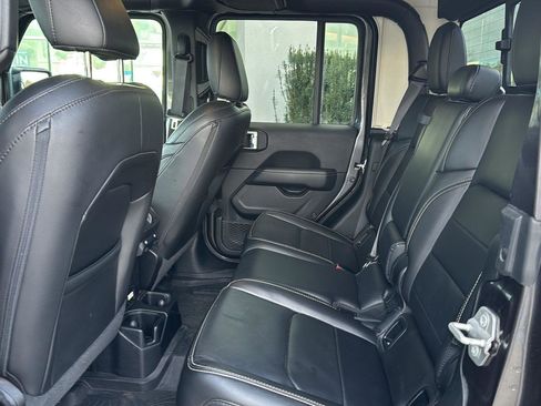 Used 2021 Jeep Gladiator Overland w/ Popular Equipment Package image 9