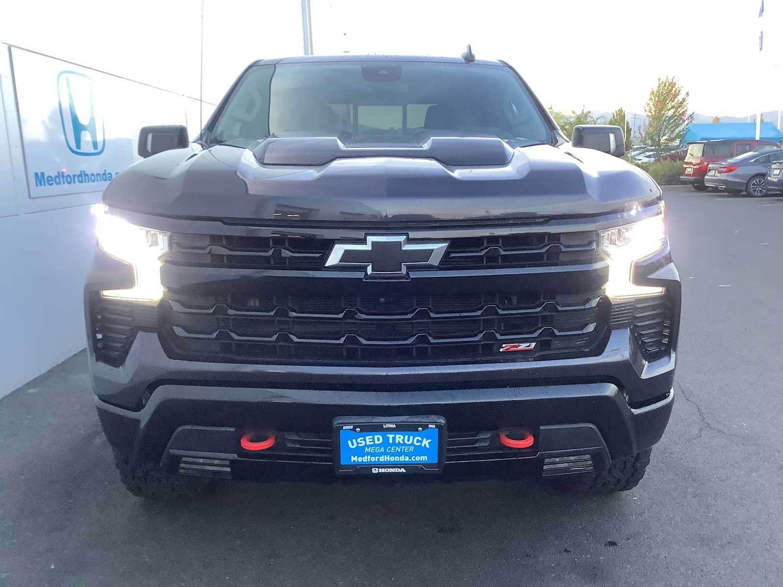 Used 2022 Chevrolet Silverado 1500 LT Trail Boss w/ LT Trail Boss Premium Package AWD/4WD image 9