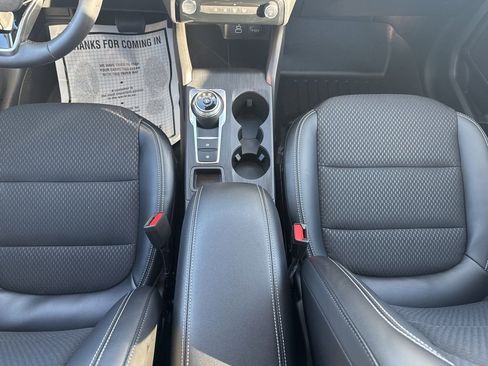 Certified 2025 Ford Escape SE image 26