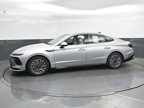 Used 2025 Hyundai Sonata SEL FWD image 8