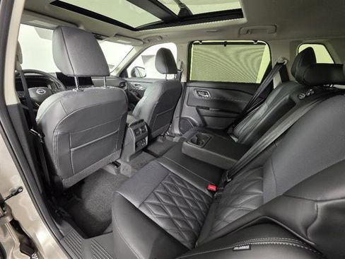 New 2026 Nissan Rogue Platinum image 25