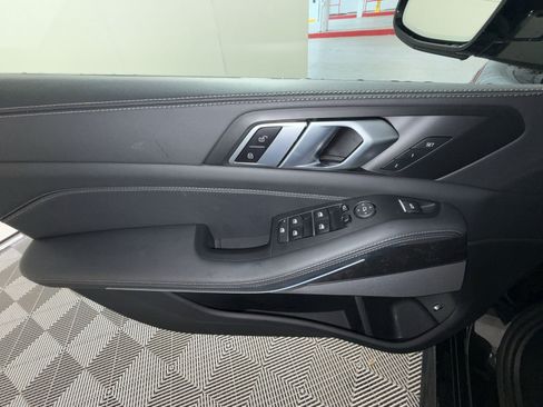 Used 2025 BMW X5 xDrive50e w/ M Sport Package AWD/4WD image 15
