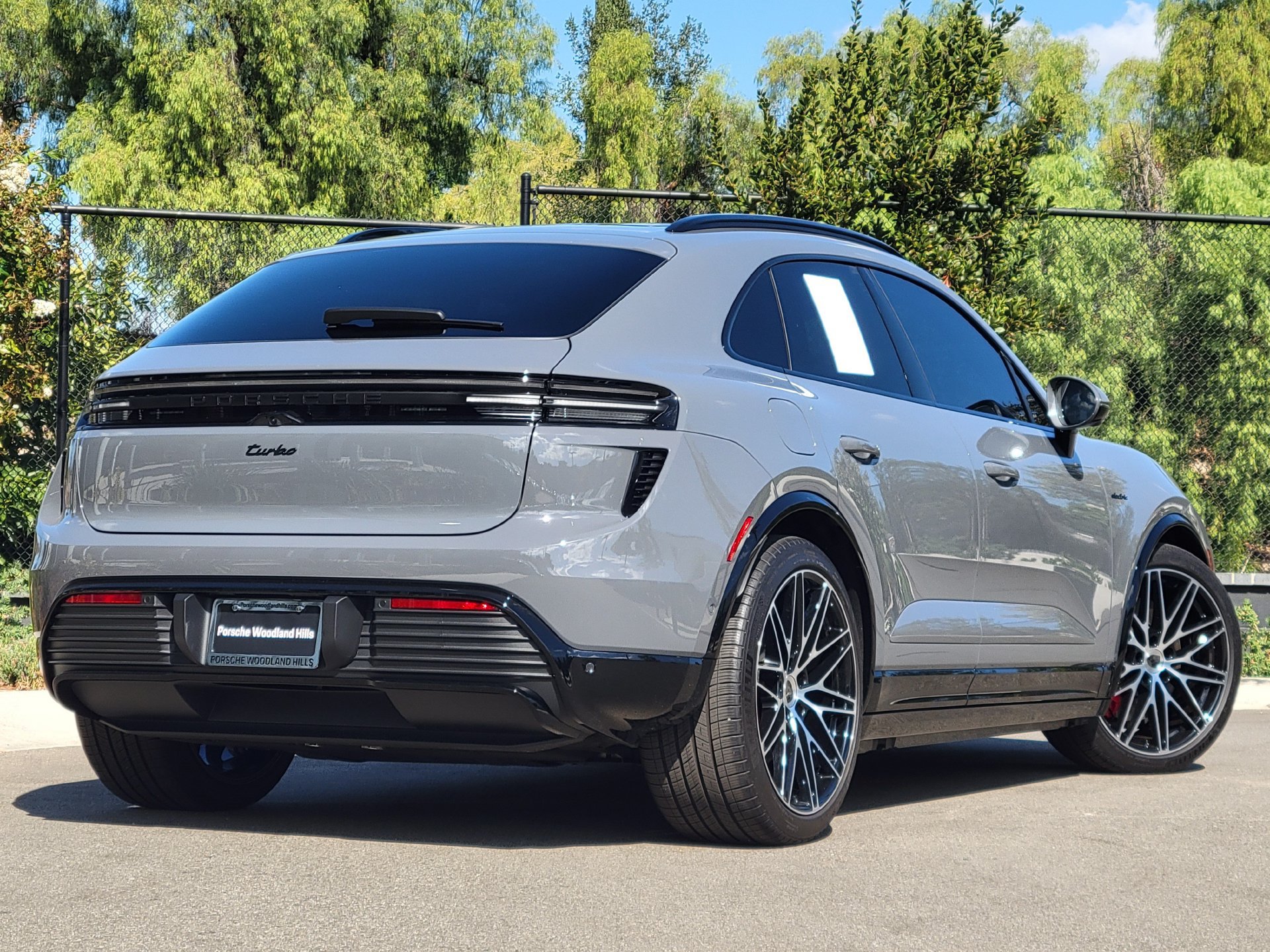 Used 2025 Porsche Macan Turbo Electric AWD/4WD image 7