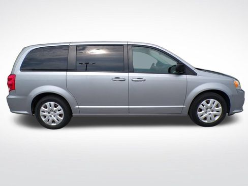 Used 2018 Dodge Grand Caravan SE w/ UConnect Hands-Free Group FWD image 6
