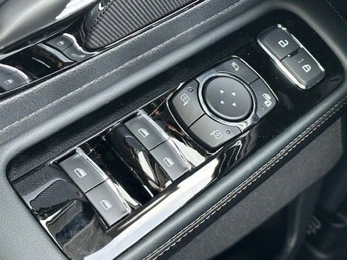 New 2026 Lincoln Aviator AWD w/ Jet Appearance Package image 38