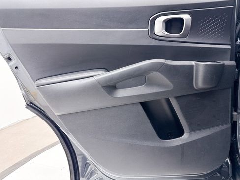 Used 2022 Kia Sorento LX image 29