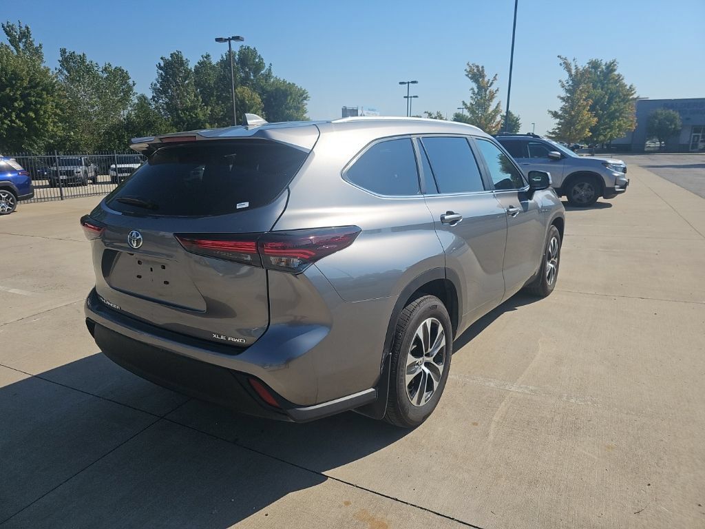 Used 2026 Toyota Highlander XLE AWD/4WD image 6