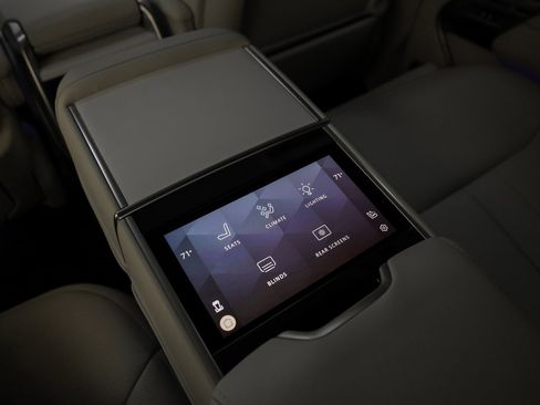 Used 2024 Land Rover Range Rover SV image 65