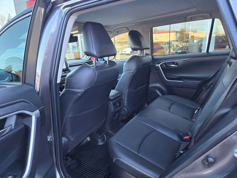 Used 2022 Toyota RAV4 Limited image 16
