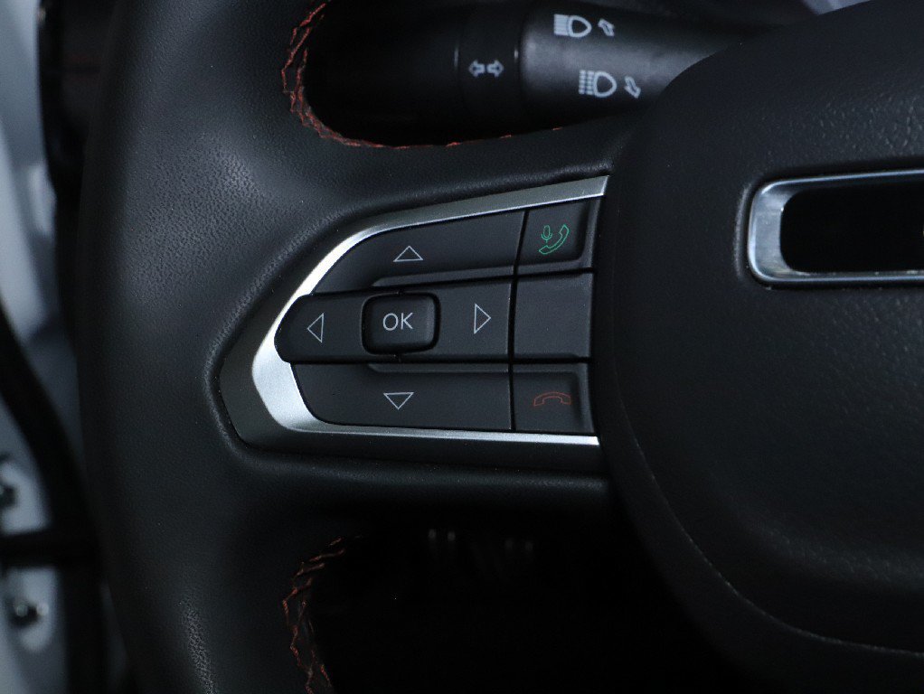 Used 2025 Jeep Compass Trailhawk AWD/4WD image 22