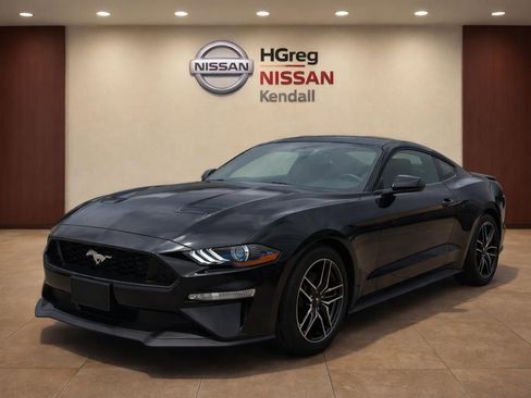 Used 2018 Ford Mustang Coupe w/ Equipment Group 101A RWD image 3