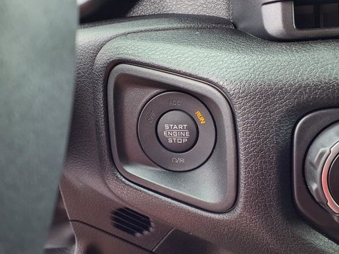 Used 2025 Jeep Gladiator Willys image 13