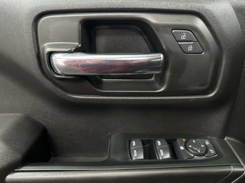 Used 2022 Chevrolet Silverado 1500 Custom Trail Boss AWD/4WD image 17
