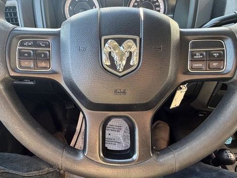 Used 2018 RAM 2500 Tradesman w/ Chrome Appearance Group image 16