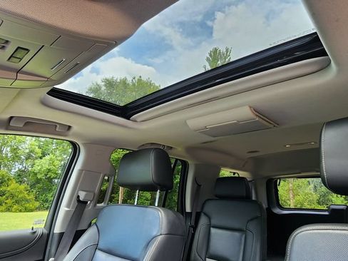 Used 2019 GMC Yukon SLT w/ Premium Edition RWD image 18