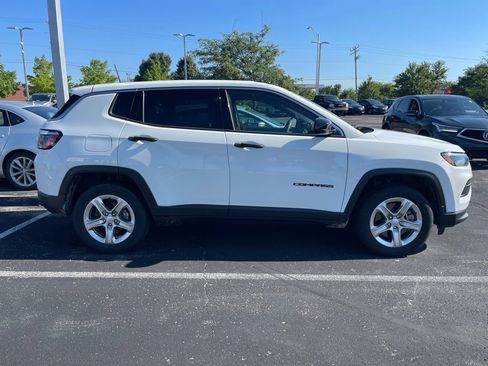 Used 2024 Jeep Compass Sport AWD/4WD image 4