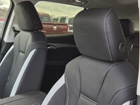 New 2026 Buick Envision Sport Touring image 15