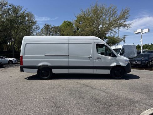 New 2025 Mercedes-Benz Sprinter 2500 image 2