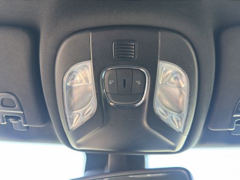 Used 2024 Jeep Compass Latitude AWD/4WD image 6