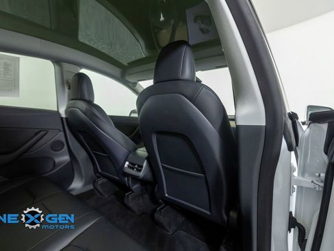 Used 2022 Tesla Model Y Performance AWD/4WD image 33
