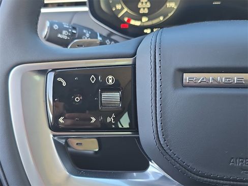 New 2025 Land Rover Range Rover Long Wheelbase SE image 18
