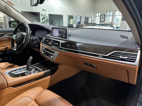 Used 2020 BMW 740i xDrive w/ Cold Weather Package AWD/4WD image 57