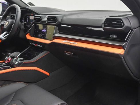 Used 2025 Lamborghini Urus SE image 21