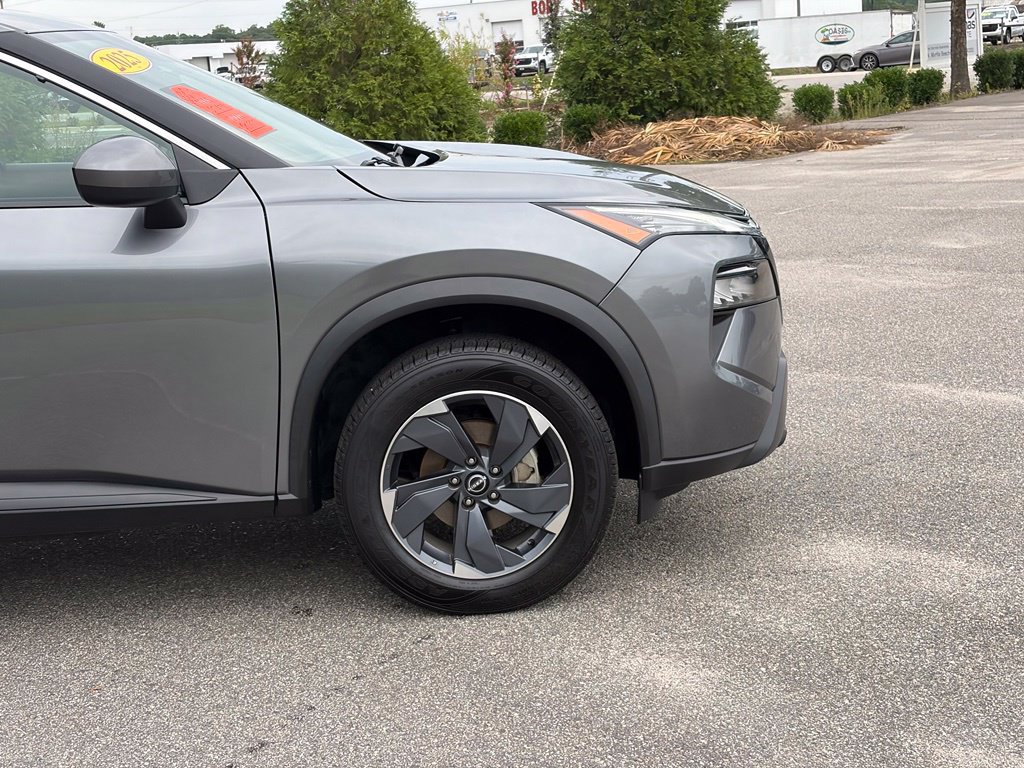 Certified 2025 Nissan Rogue SV FWD image 8