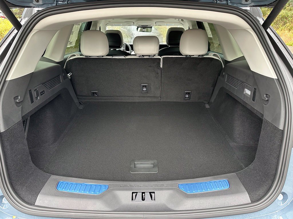 New 2026 Lincoln Nautilus Premier w/ Equipment Group 102A AWD/4WD image 25