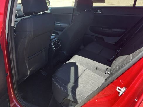 Used 2017 Kia Sportage LX AWD/4WD image 16