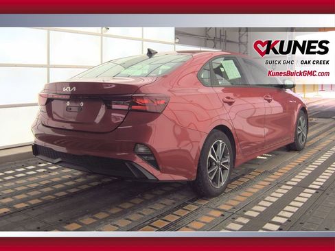Used 2023 Kia Forte LXS w/ LXS Technology Package image 6