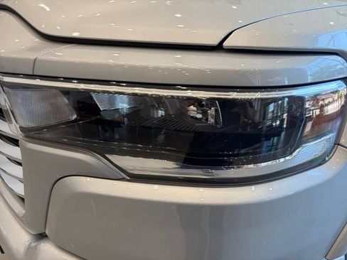 New 2026 RAM 1500 Laramie AWD/4WD image 9