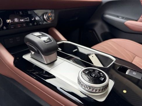 Used 2025 Mitsubishi Outlander SEL image 19