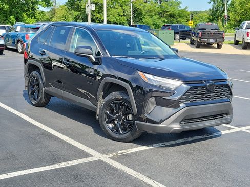 Used 2023 Toyota RAV4 LE FWD image 32