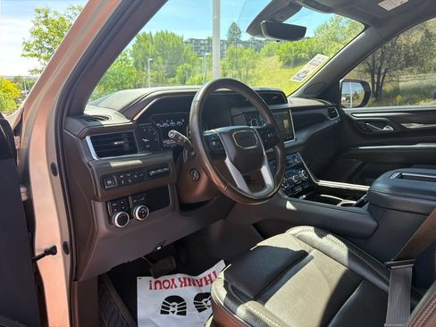 Used 2021 GMC Yukon Denali w/ Advanced Technology Package AWD/4WD image 13