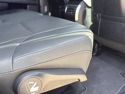 Used 2023 Lexus GX 460 Premium w/ Premium Package AWD/4WD image 26