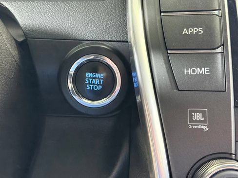 Used 2017 Toyota Camry XLE FWD image 43