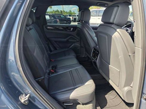 Used 2019 Porsche Cayenne AWD/4WD image 17