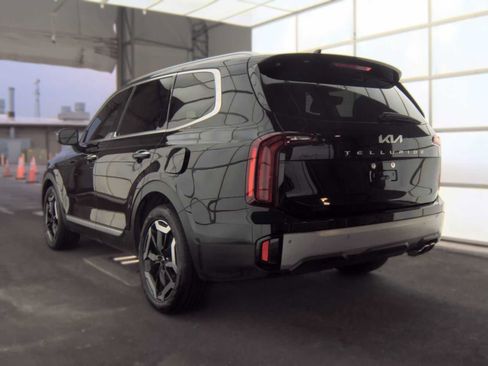 Used 2024 Kia Telluride S FWD image 4