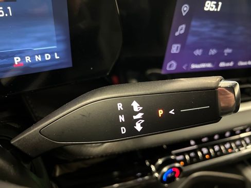 New 2026 Chevrolet Equinox LT w/ Convenience Package II image 25