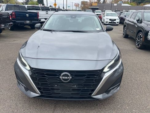 Used 2024 Nissan Altima 2.5 SV image 3