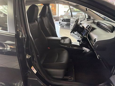 Used 2022 Toyota Prius LE image 23
