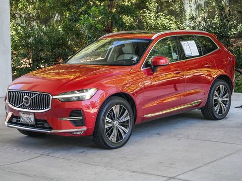 Used 2023 Volvo XC60 B5 Plus w/ Climate Package AWD/4WD image 3