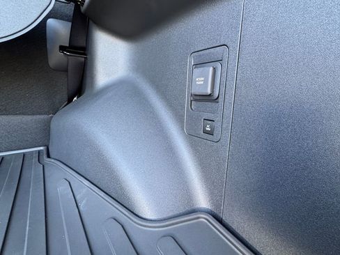 New 2026 Subaru Solterra Limited image 28