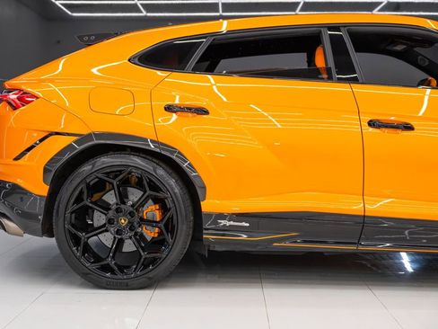 Used 2023 Lamborghini Urus Performante AWD/4WD image 7