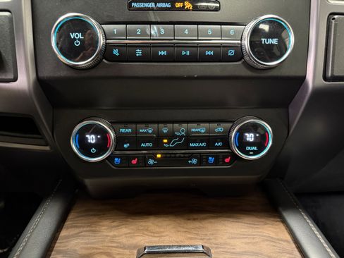 Used 2020 Ford Expedition Platinum AWD/4WD image 27