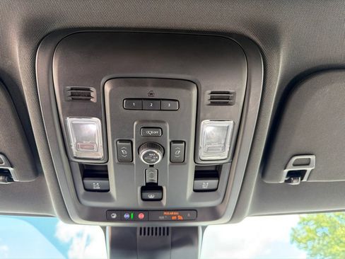 Used 2024 Chevrolet Tahoe High Country AWD/4WD image 36