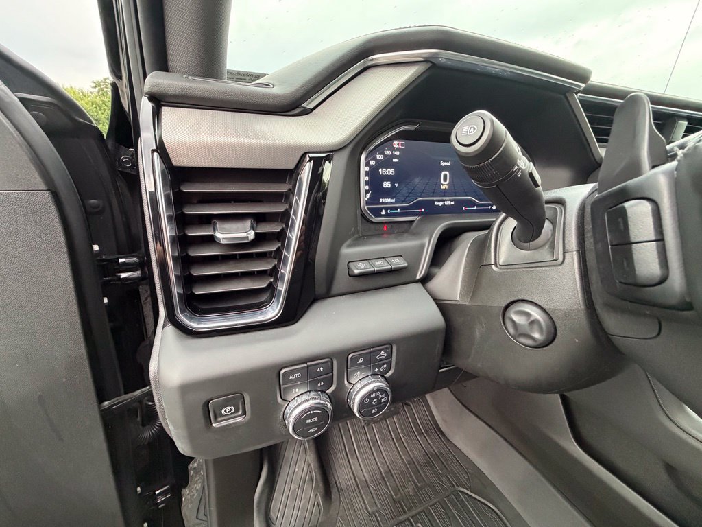 Used 2024 GMC Sierra 1500 Denali w/ Denali Reserve Package AWD/4WD image 4